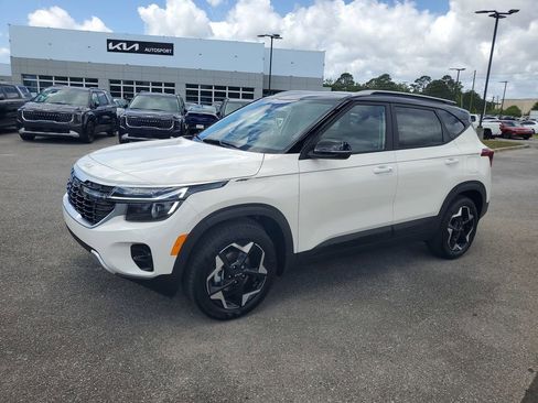 New 2026 Kia Seltos S FWD image 2