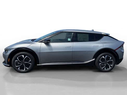 Used 2024 Kia EV6 Wind RWD image 2