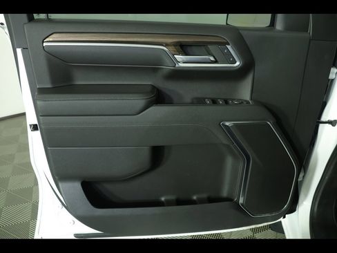 Used 2022 Chevrolet Silverado 1500 LT image 24