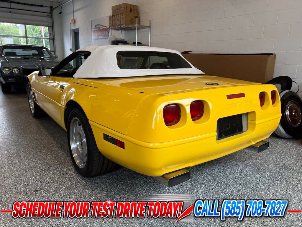 Used 1995 Chevrolet Corvette Convertible RWD image 4