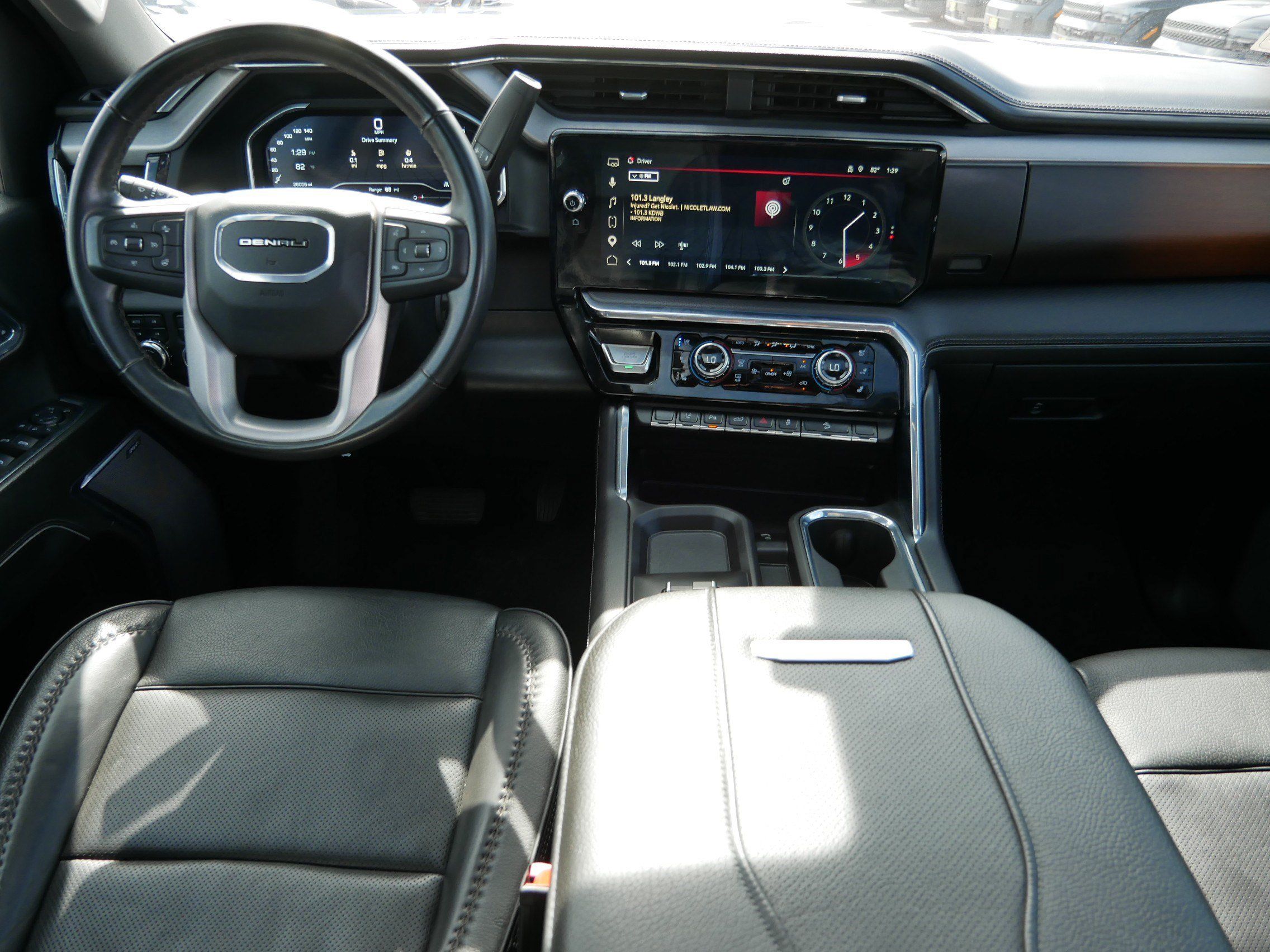 Used 2024 GMC Sierra 2500 Denali w/ Denali Reserve Package AWD/4WD image 10