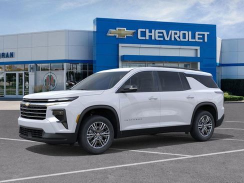 New 2026 Chevrolet Traverse LT image 2