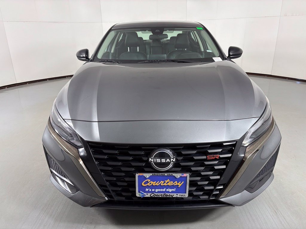 Used 2024 Nissan Altima 2.5 SR FWD image 3