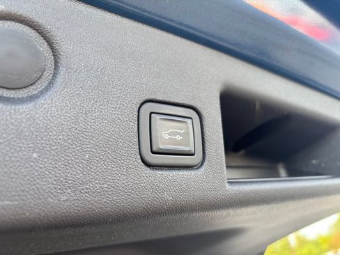 Used 2024 Chevrolet Equinox LT FWD image 21
