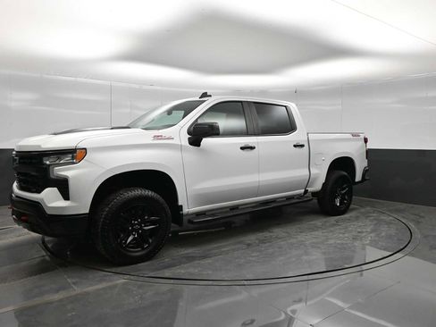 Used 2024 Chevrolet Silverado 1500 LT Trail Boss w/ Protection Package AWD/4WD image 4