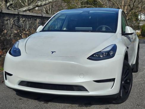 Used 2025 Tesla Model Y Long Range image 71