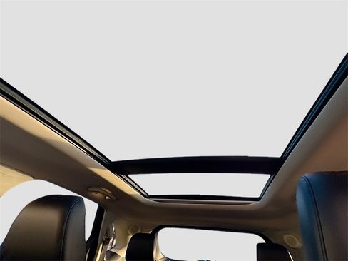 Used 2020 Ford Edge Titanium w/ Class II Trailer Tow Package image 19