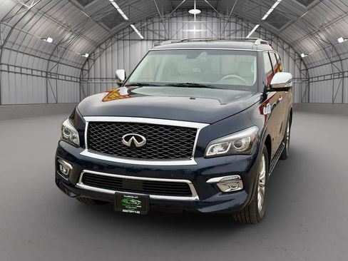 Used 2016 INFINITI QX80 4WD w/ Deluxe Technology Package image 3