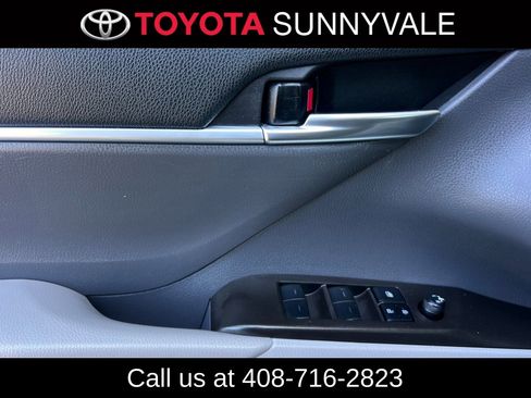 Used 2022 Toyota Camry SE FWD image 17
