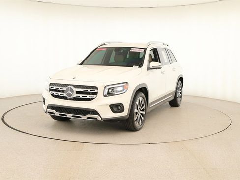 Used 2021 Mercedes-Benz GLB 250 image 12