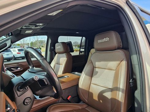 Used 2021 Chevrolet Suburban High Country image 21