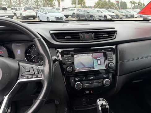 Certified 2017 Nissan Rogue SL w/ SL Premium Package image 21
