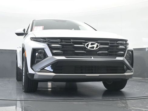 Used 2025 Hyundai Tucson SE image 63