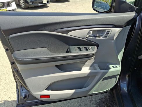 Used 2023 Honda Ridgeline RTL image 13