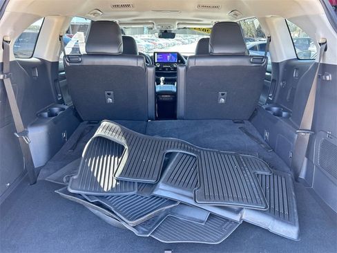 Used 2023 Toyota Highlander Limited image 15