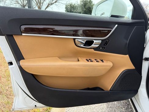 Used 2017 Volvo S90 T6 Momentum w/ Vision Package image 19