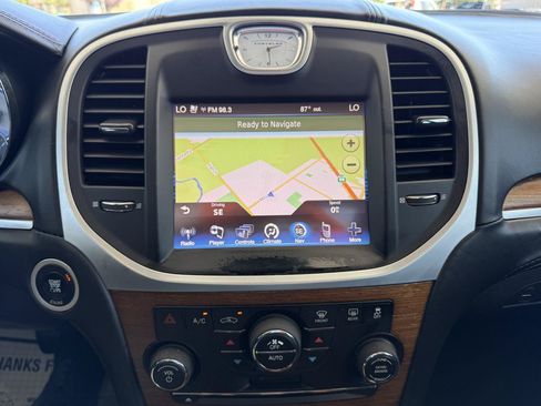 Used 2014 Chrysler 300 C w/ Beats Audio Group RWD image 21