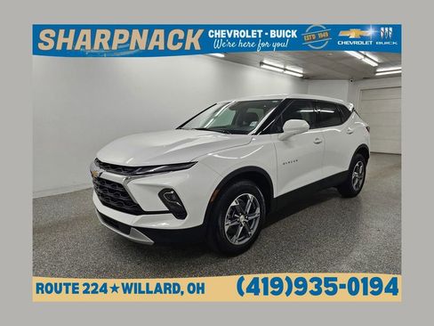 Used 2026 Chevrolet Blazer LT FWD image 1