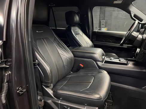 Used 2024 Ford Expedition Max Platinum AWD/4WD image 9