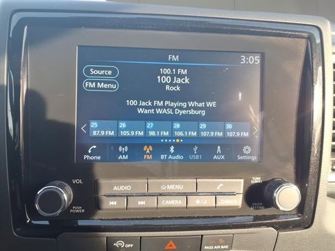 Used 2024 Nissan Frontier SL image 18