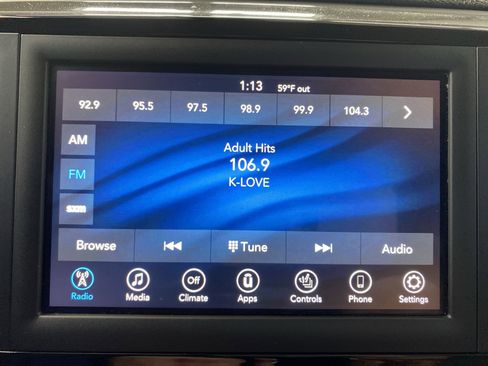 Certified 2020 Chrysler Pacifica Touring-L image 17