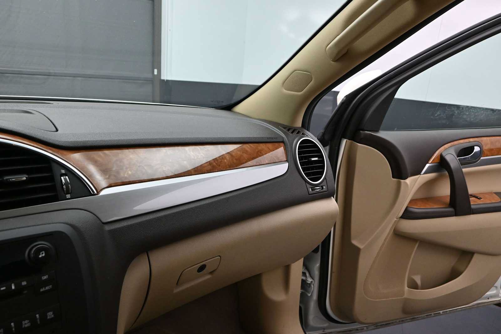 Used 2012 Buick Enclave Leather AWD/4WD image 16