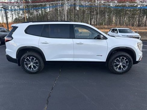 Used 2025 GMC Acadia AT4 w/ LPO, All-Weather Package image 9