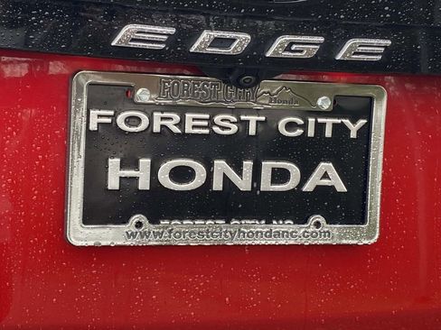 Used 2024 Ford Edge Titanium image 30