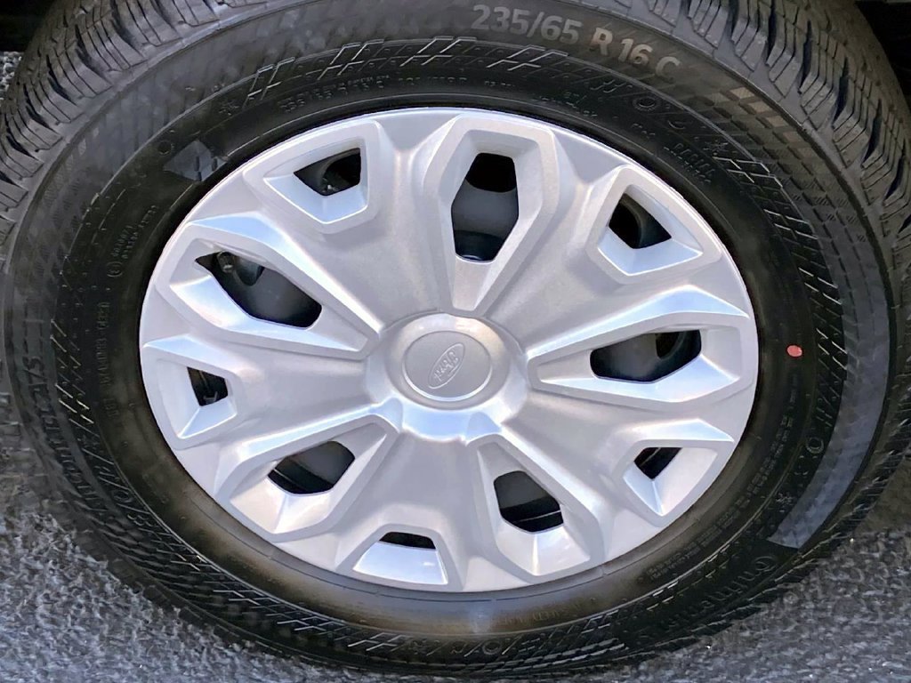 Used 2024 Ford E-Transit Low Roof RWD image 30