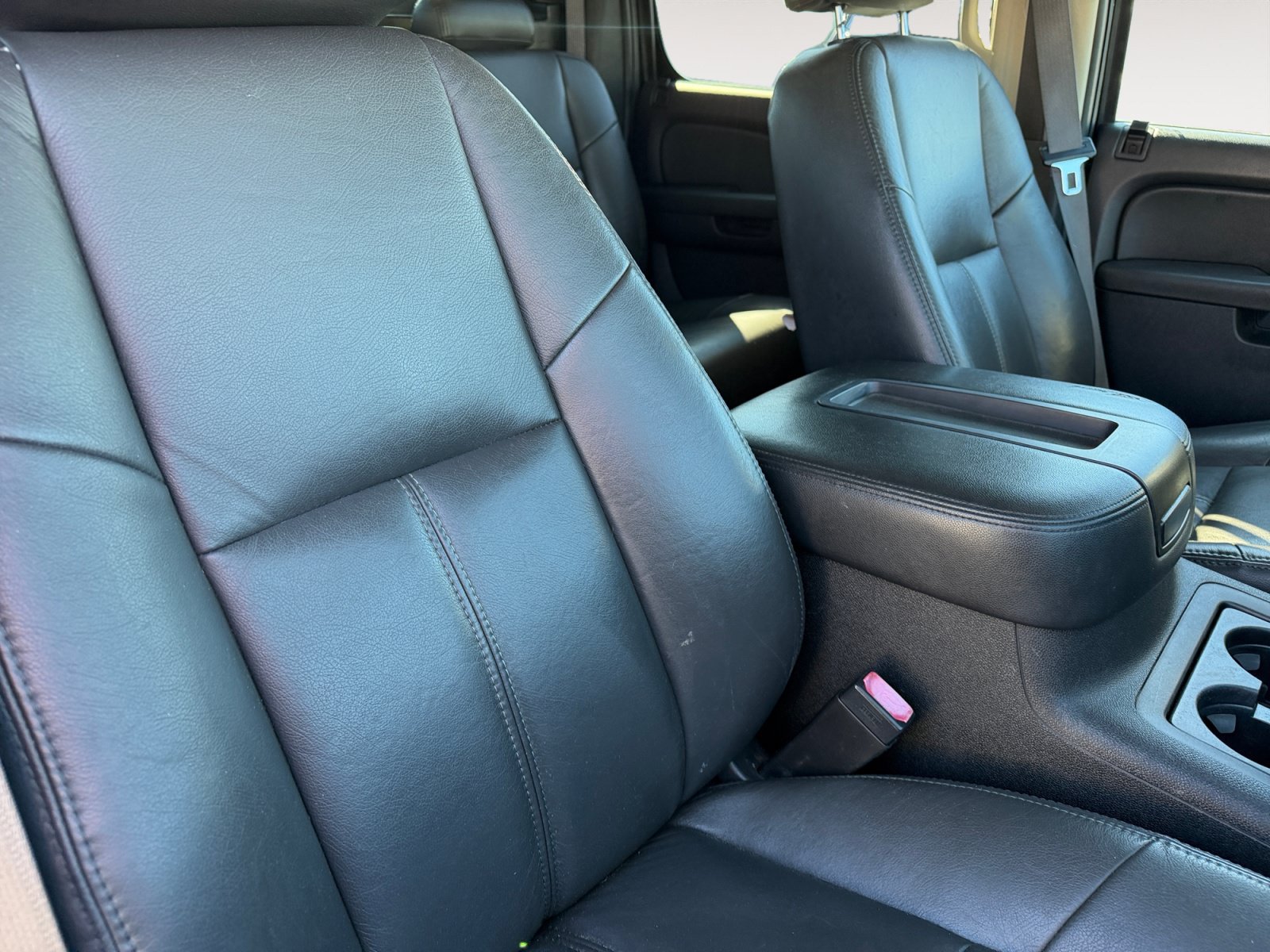 Used 2013 Chevrolet Avalanche LS AWD/4WD image 8