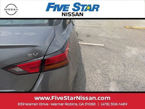 Used 2023 Nissan Altima 2.5 SV FWD image 16