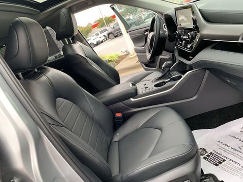 Certified 2025 Toyota Highlander XLE AWD/4WD image 14