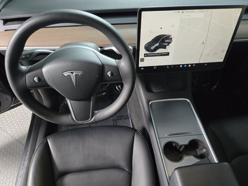Used 2022 Tesla Model Y Performance image 15