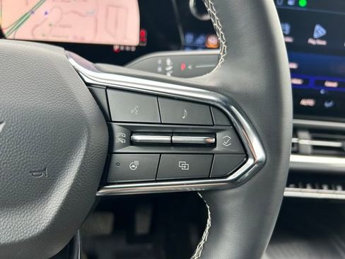 Used 2025 Chevrolet Equinox EV LT w/ Comfort Package image 19