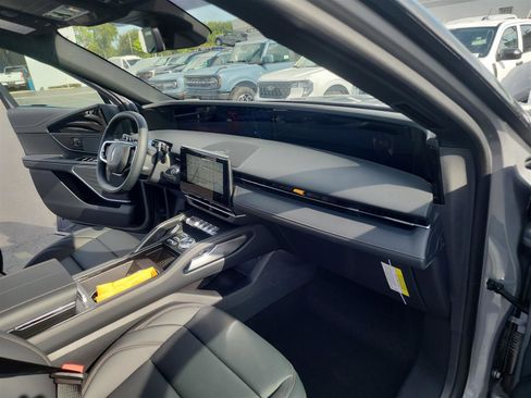 New 2025 Lincoln Nautilus Premier w/ Jet Appearance Package image 18