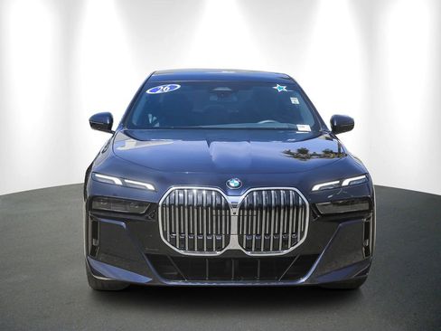 Certified 2026 BMW 740i RWD image 2