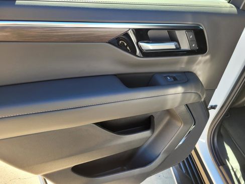 New 2026 Chevrolet Tahoe LS image 8