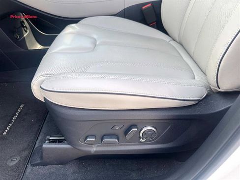 Used 2025 Hyundai Palisade Calligraphy FWD image 17