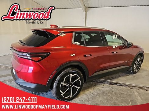 New 2026 Chevrolet Equinox EV LT image 2