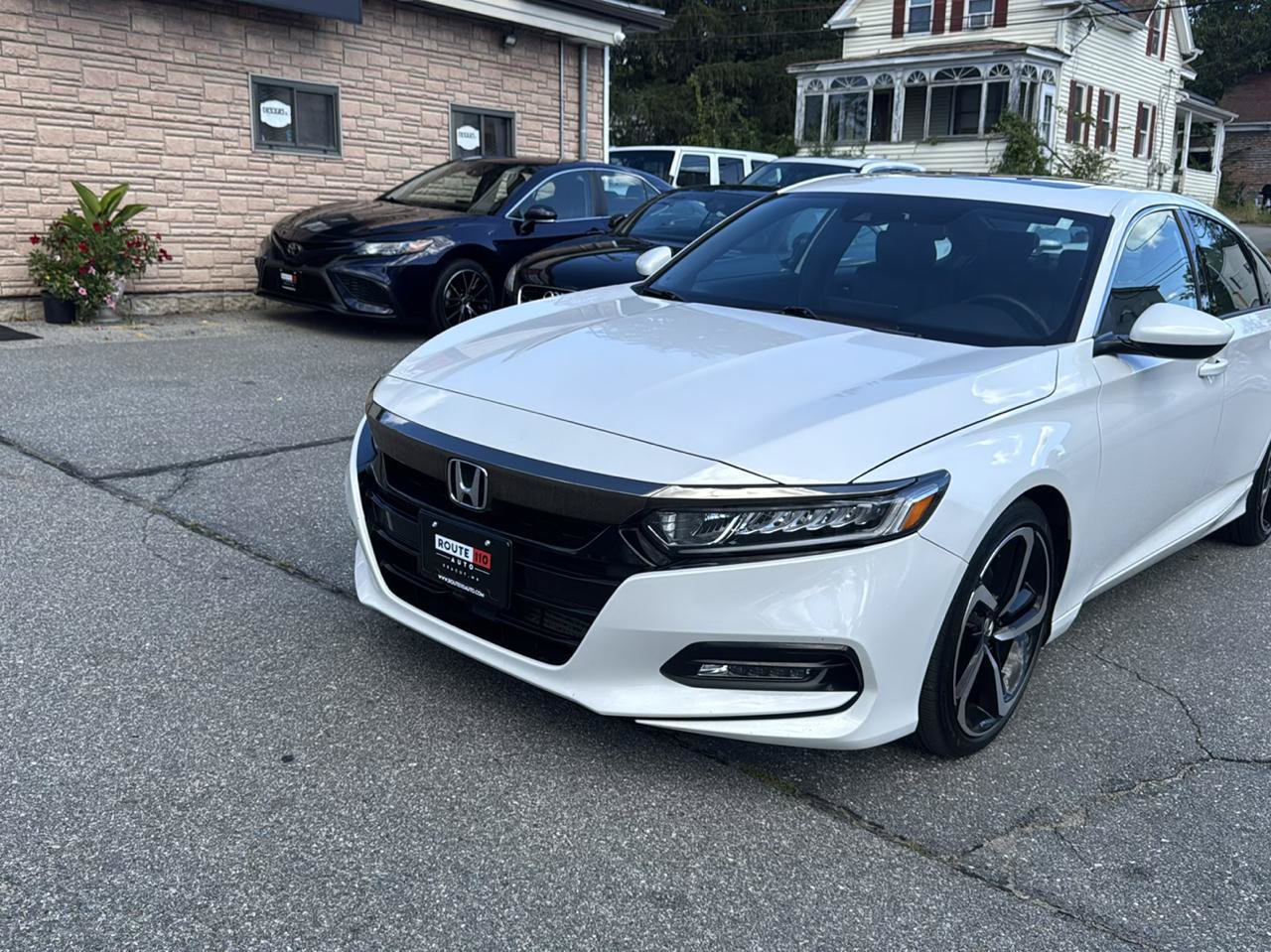 Used 2019 Honda Accord Sport image 2