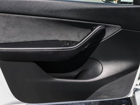 Used 2021 Tesla Model Y Performance AWD/4WD image 24