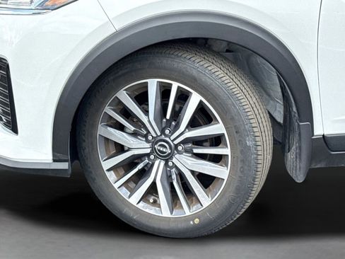 Certified 2024 Nissan Kicks SV FWD image 43