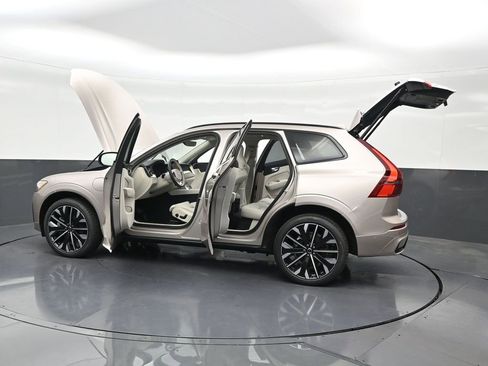 New 2026 Volvo XC60 T8 Ultra w/ Protection Package Premier AWD/4WD image 32