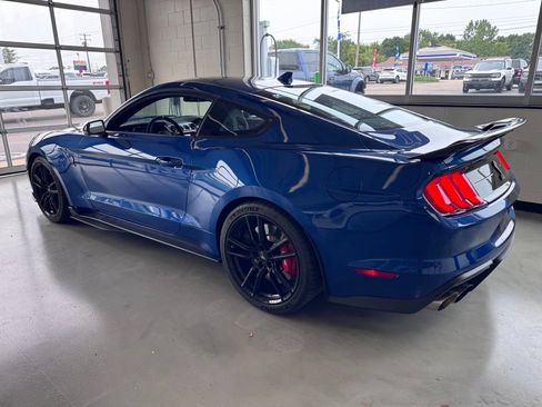Used 2022 Ford Mustang Shelby GT500 w/ Technology Package RWD image 7