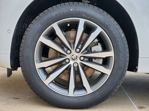 Used 2026 Jaguar F-PACE R-Dynamic S image 7