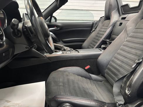 Used 2017 FIAT 124 Spider Abarth RWD image 14