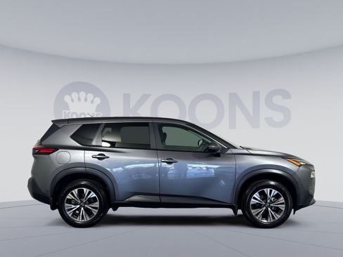 Used 2023 Nissan Rogue SV FWD image 8