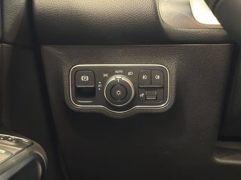 Used 2021 Mercedes-Benz GLB 250 image 21