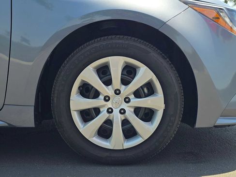 Certified 2025 Toyota Corolla LE FWD image 9