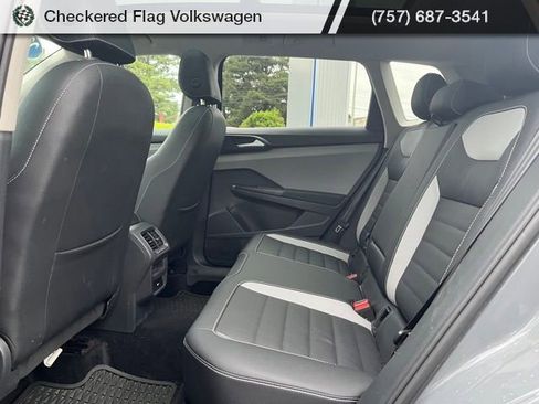 Used 2022 Volkswagen Taos SEL AWD/4WD image 36